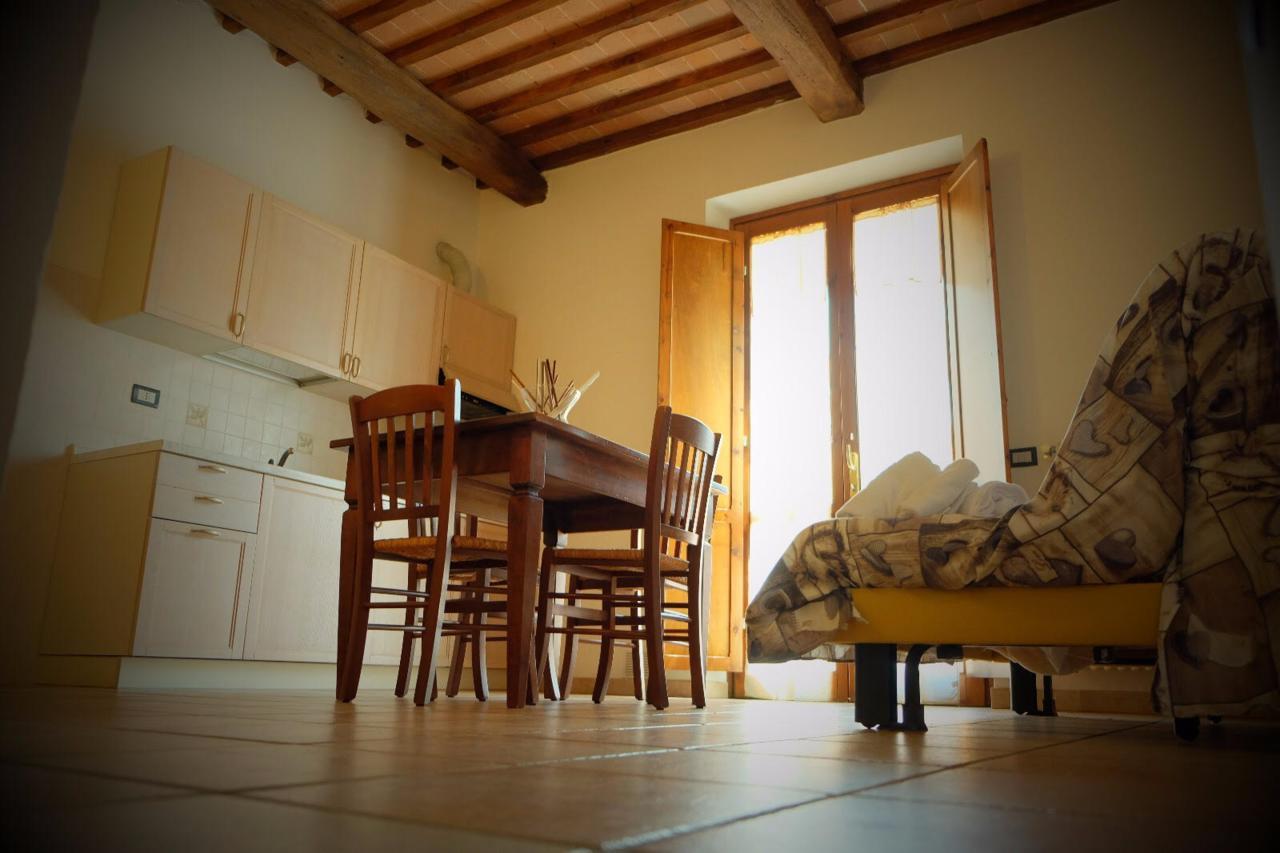 Residence Il Granaio Riparbella Eksteriør billede